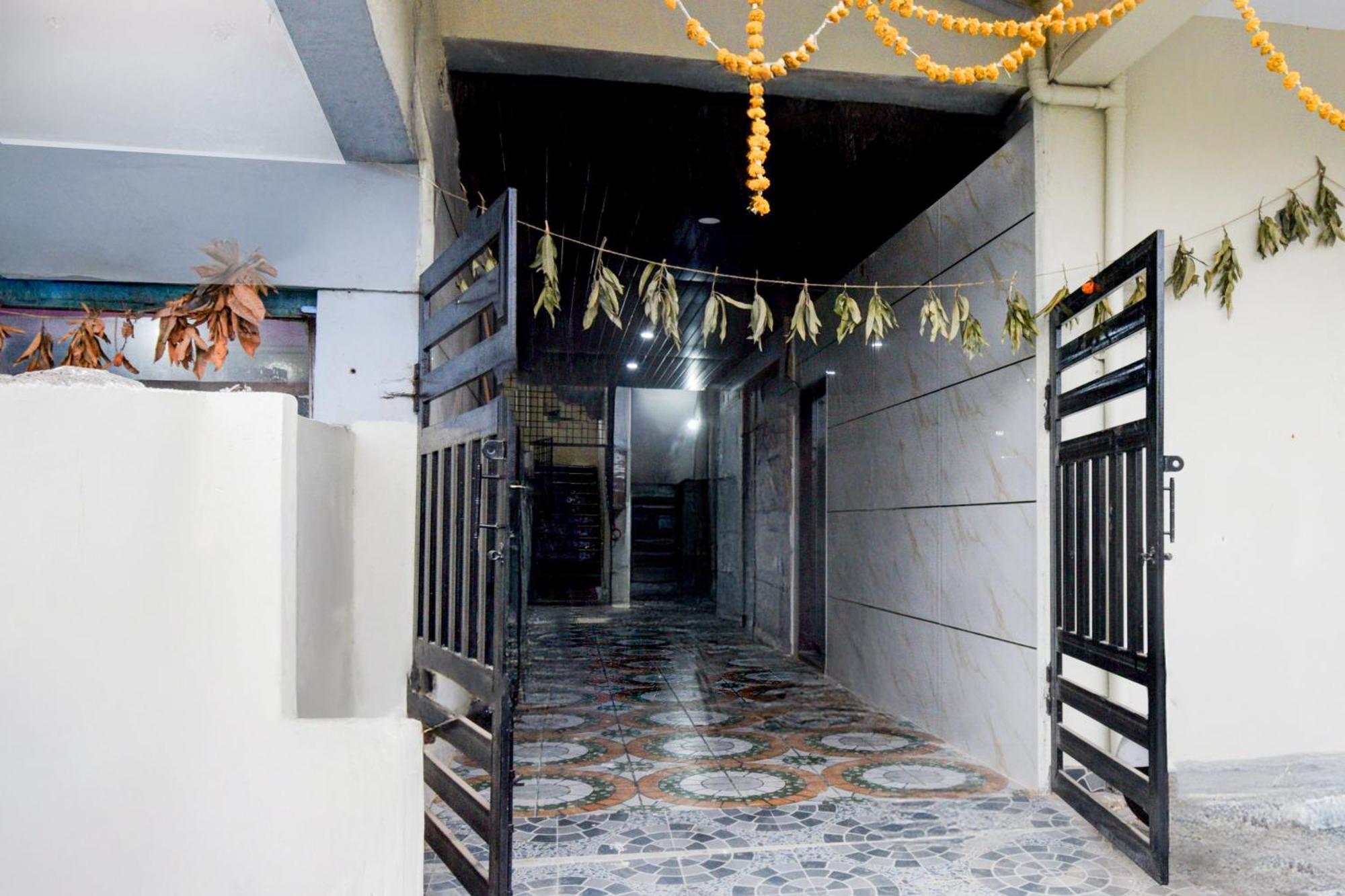 Super Collection O Srisailam Highway Hotel Shamshabad Buitenkant foto