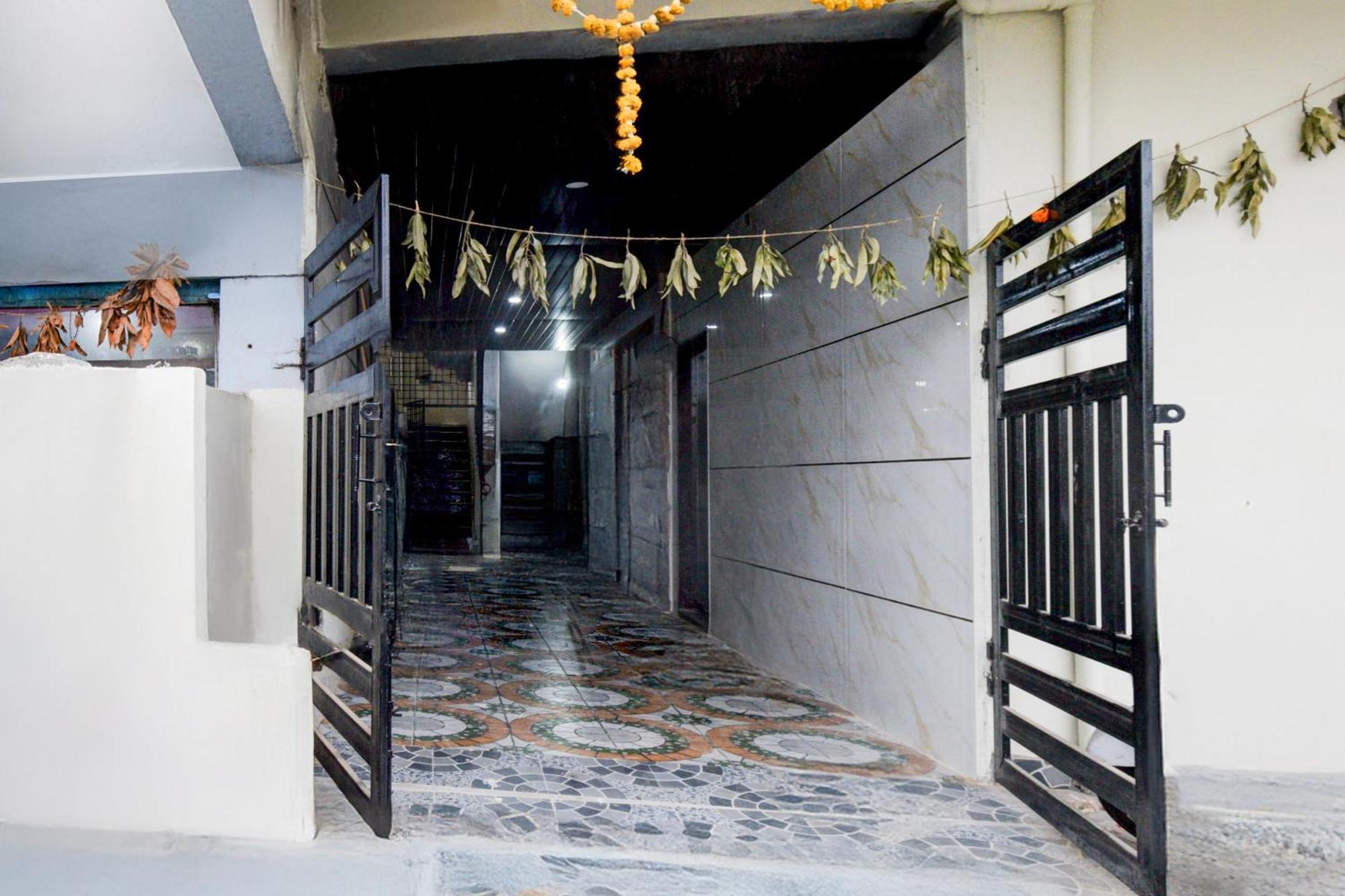 Super Collection O Srisailam Highway Hotel Shamshabad Buitenkant foto