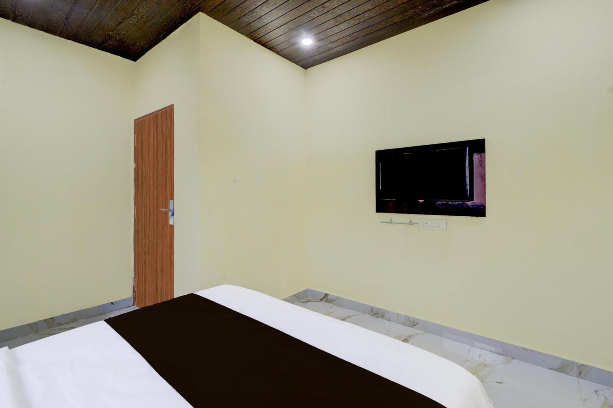 Super Collection O Srisailam Highway Hotel Shamshabad Buitenkant foto