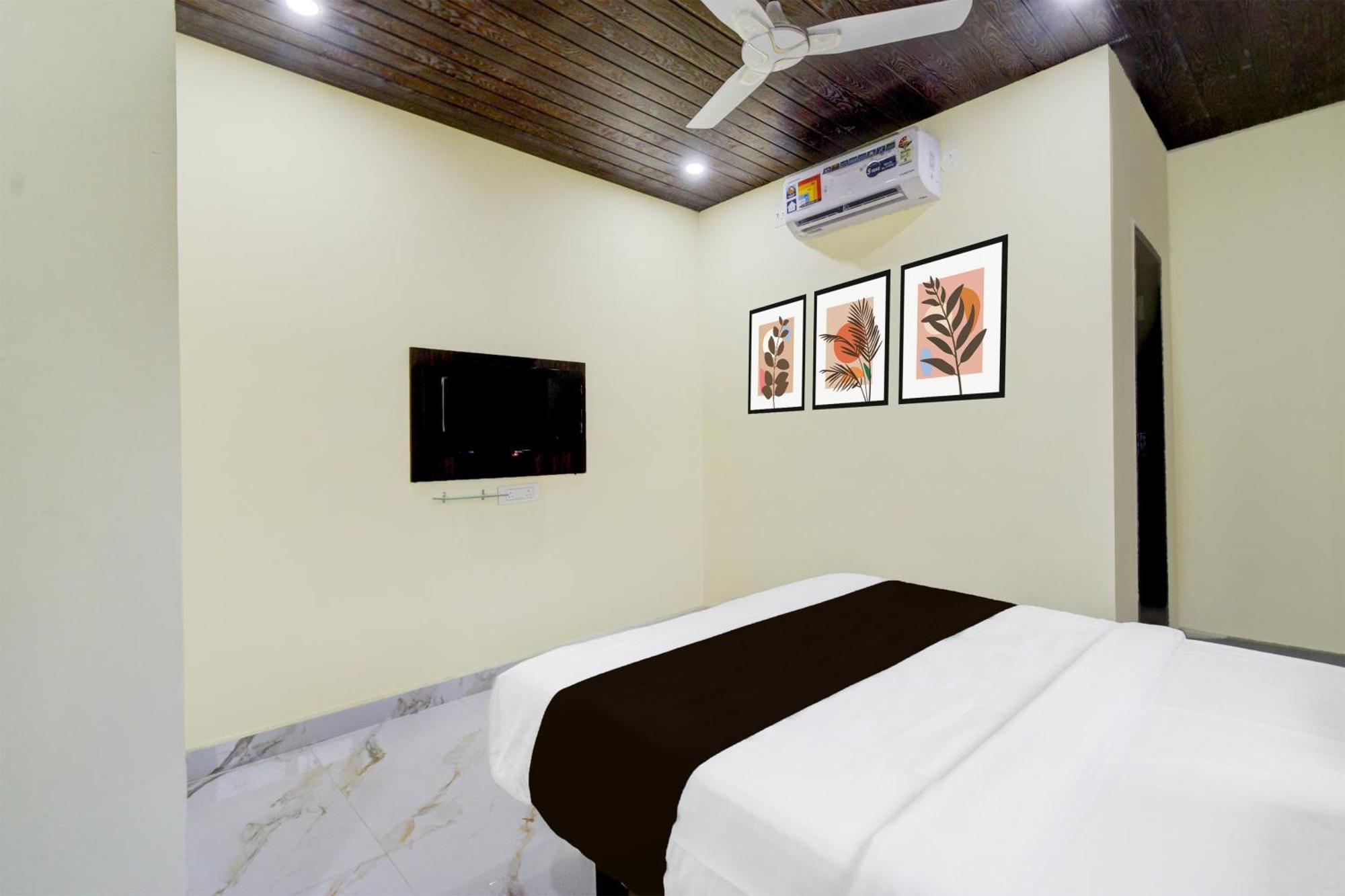 Super Collection O Srisailam Highway Hotel Shamshabad Buitenkant foto
