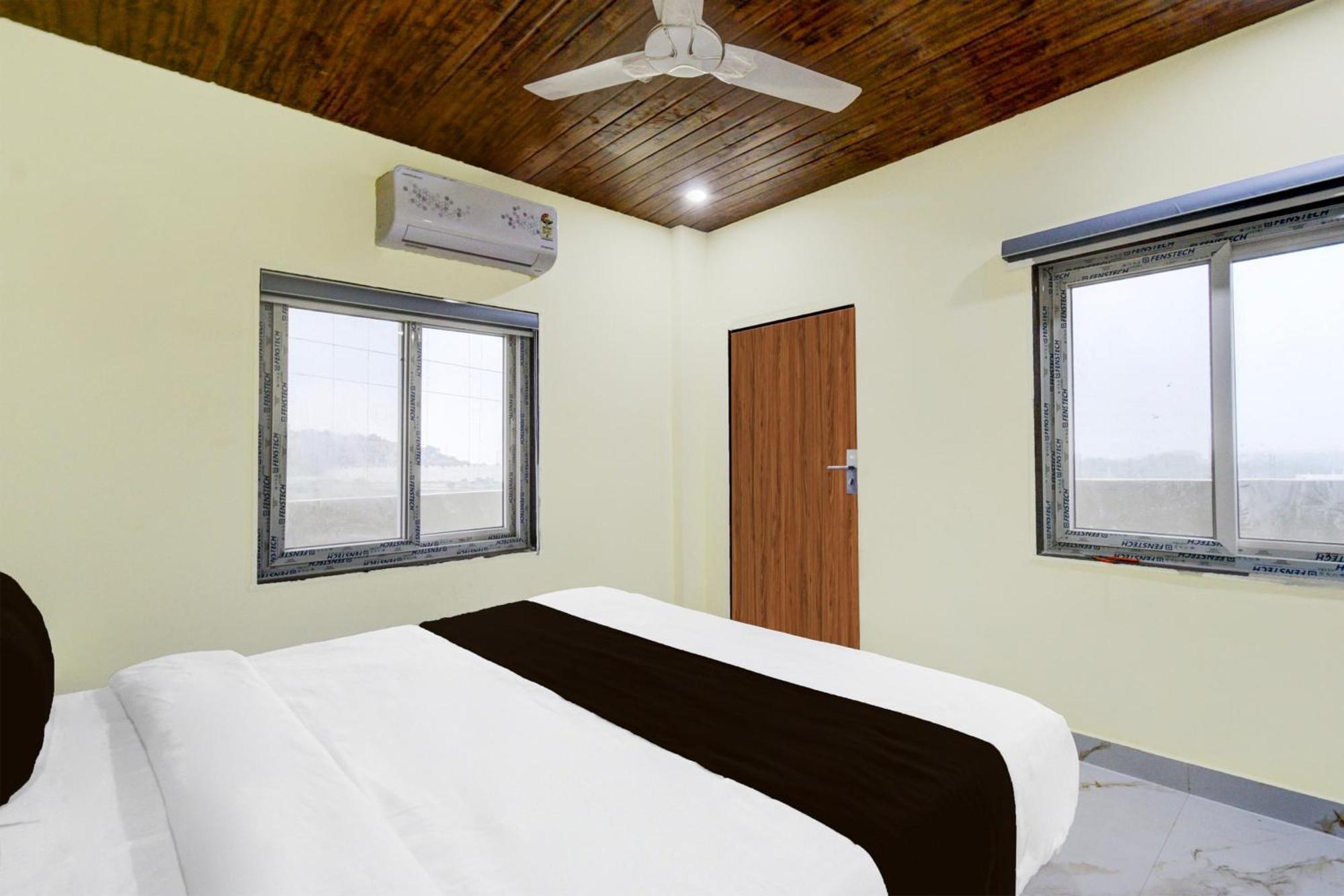 Super Collection O Srisailam Highway Hotel Shamshabad Buitenkant foto